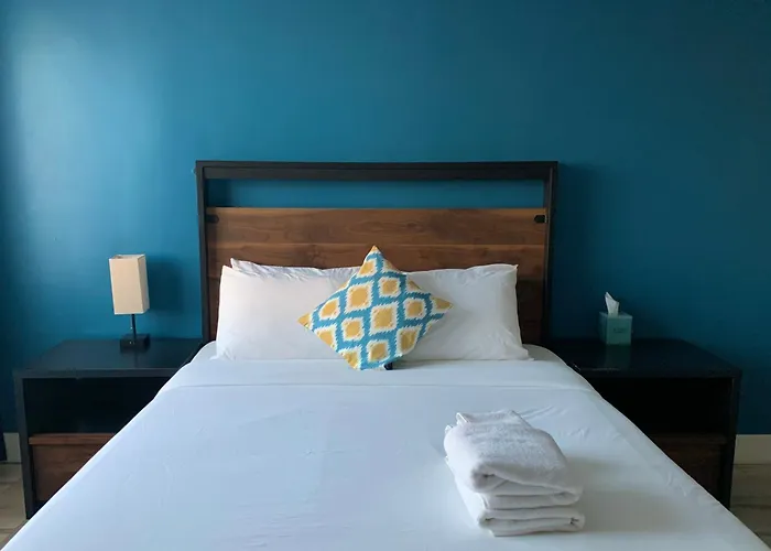 Hometel Suites